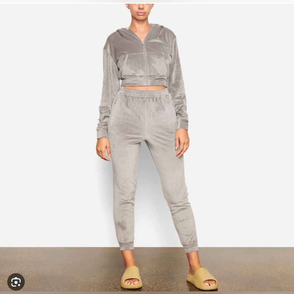 Skims Set Velour Tracksuit in Smoke